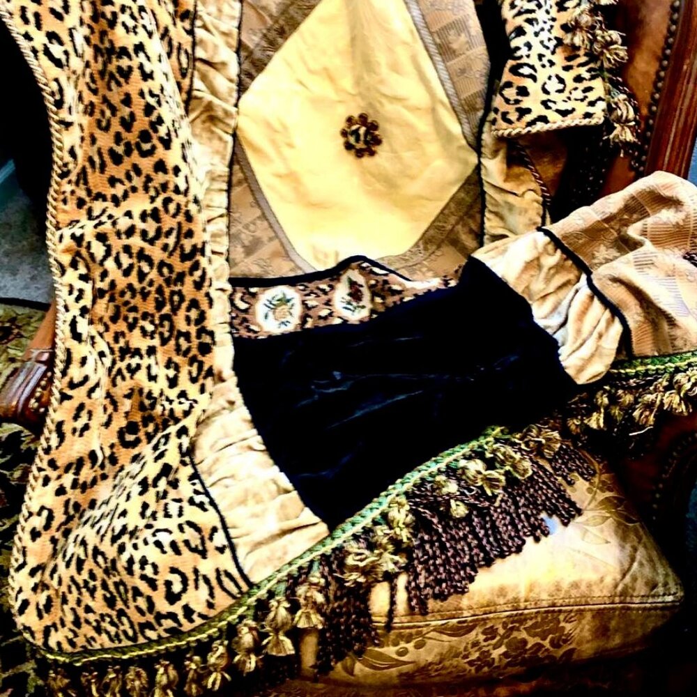 NWT ALEXANDRA’S ACCENTS Opulent Throw Gold Damask Black Leopard Chenille 60x44